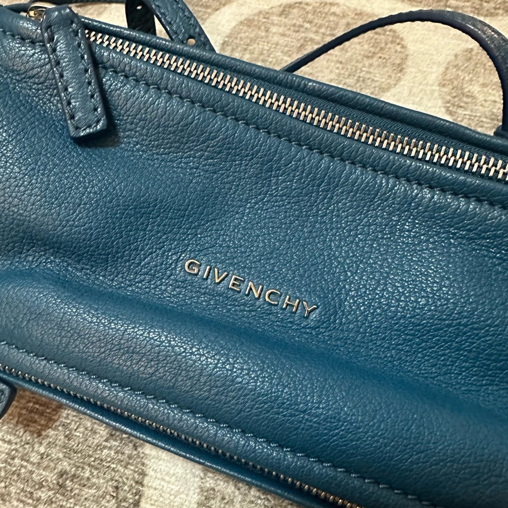 💯Givenchy mini Pandora bag